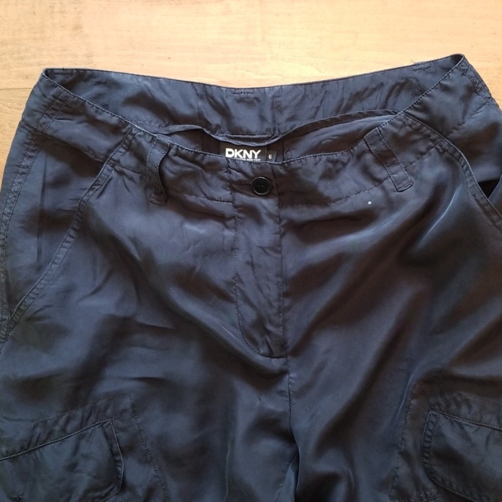 DKNY Sz. 6 black silk cargo pants
